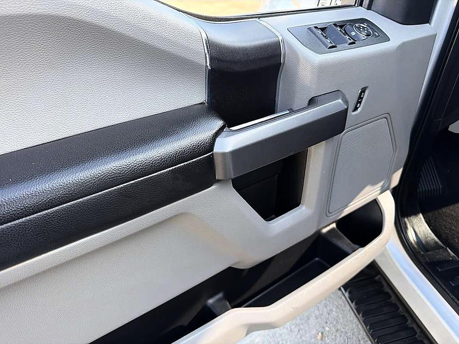 Ford F-150 photo 11