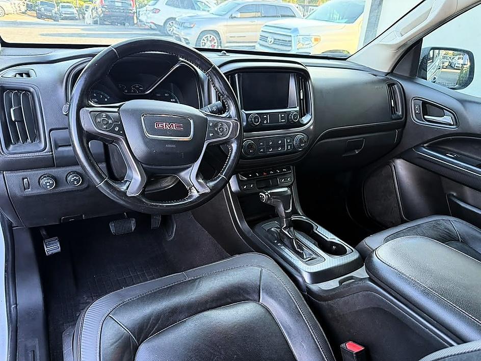 GMC Canyon photo 10