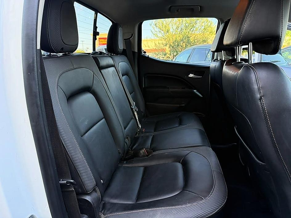 GMC Canyon photo 14