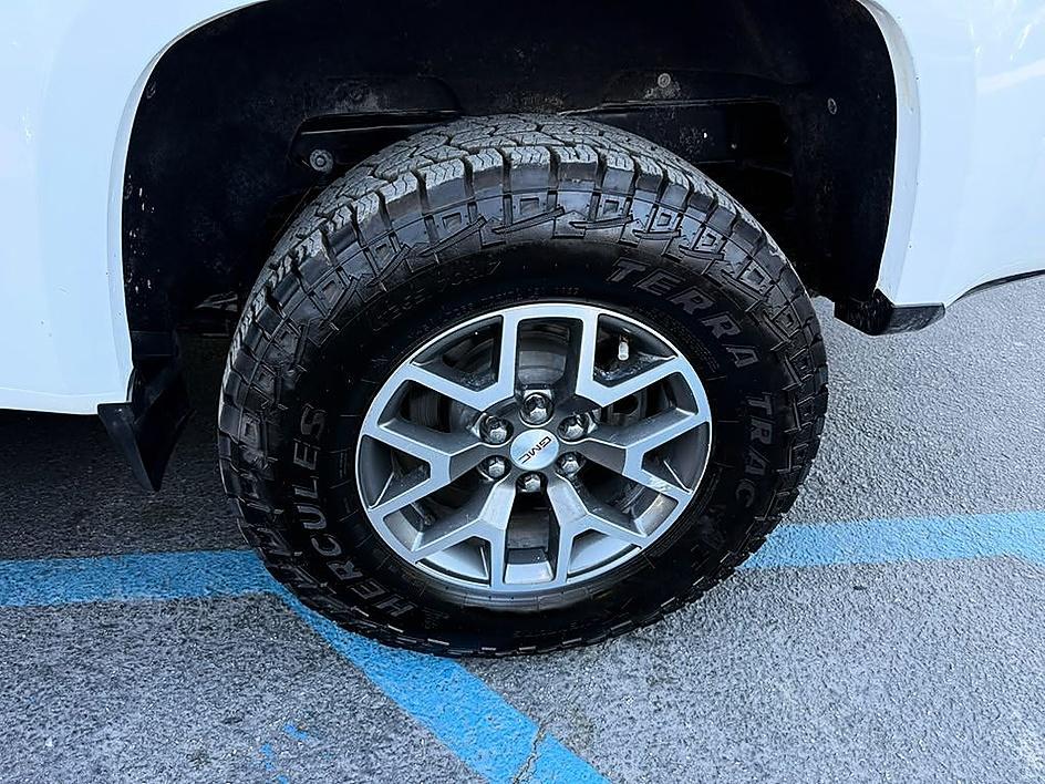 GMC Canyon photo 24