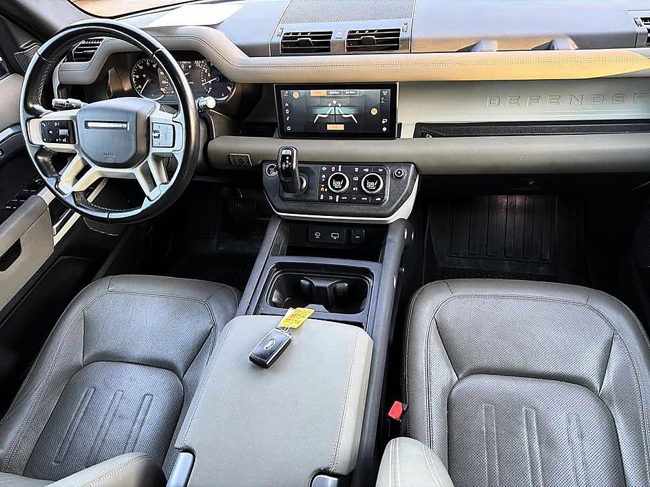 Land Rover Defender photo 20