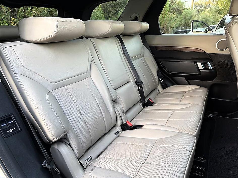 Land Rover Discovery photo 16