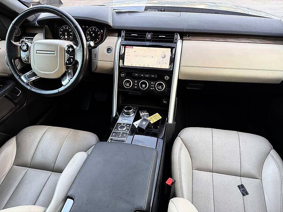Land Rover Discovery photo 17