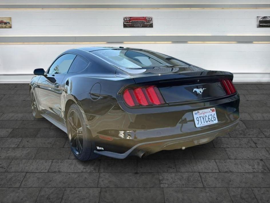 Ford Mustang photo 6