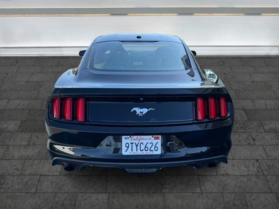 Ford Mustang photo 8