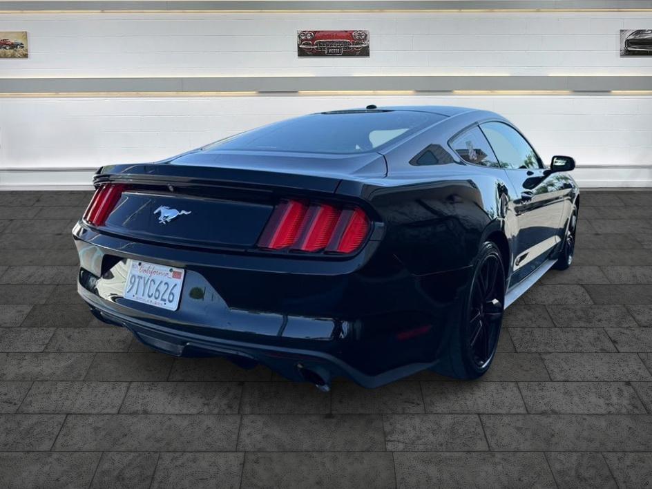 Ford Mustang photo 9