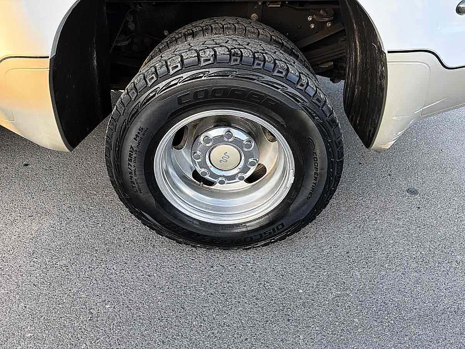 Ford F-350 photo 8