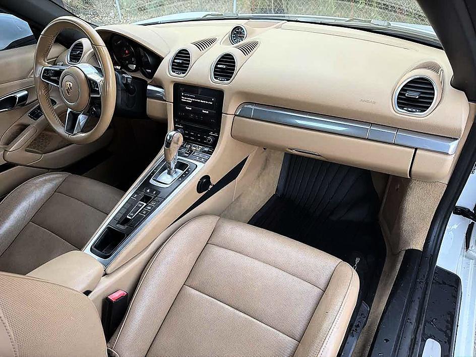 Porsche 718 Boxster photo 14