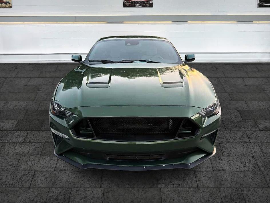 Ford Mustang photo 2
