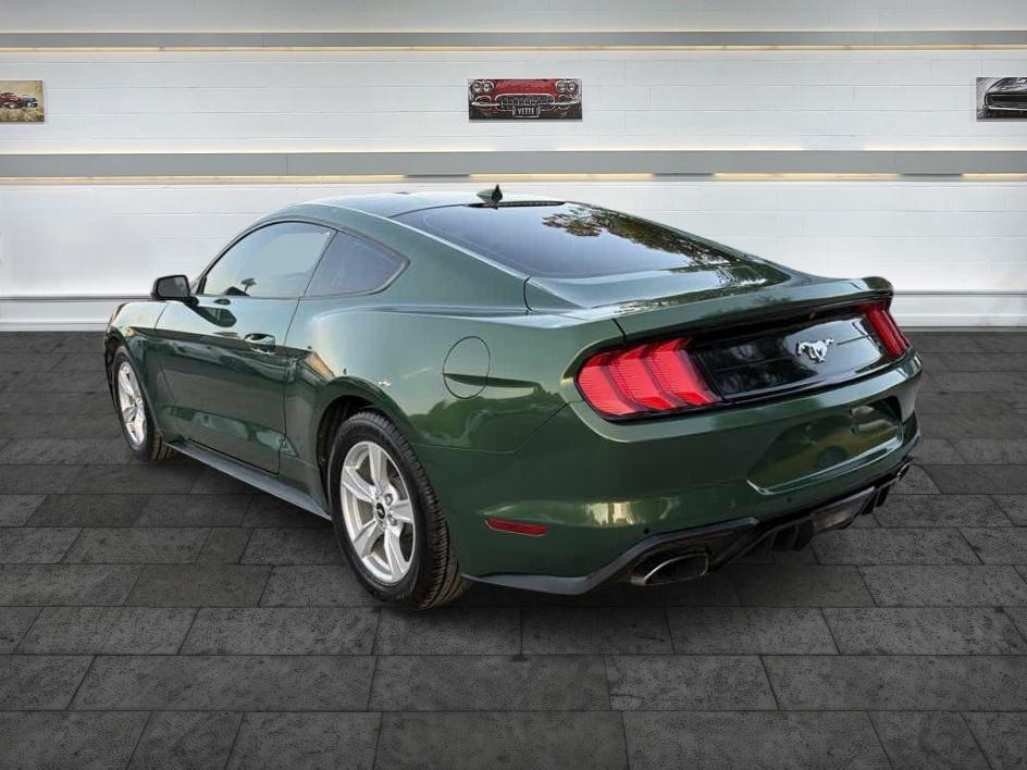 Ford Mustang photo 5