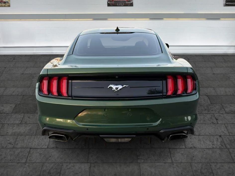 Ford Mustang photo 6