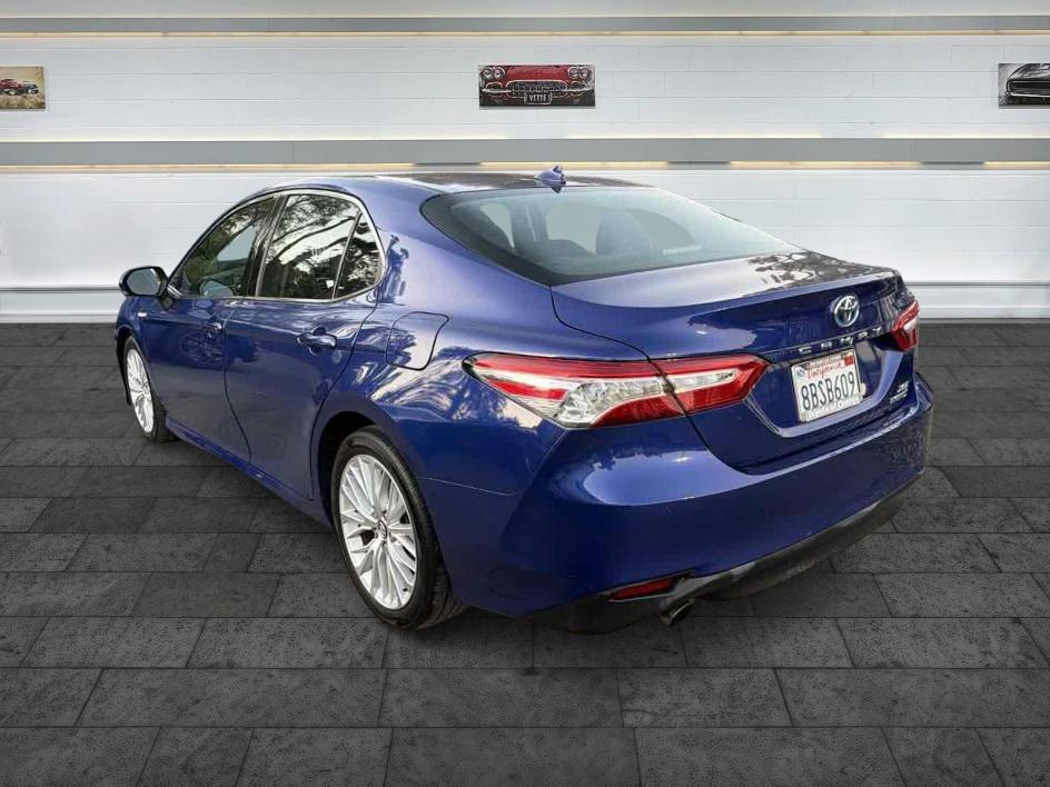 Toyota Camry photo 5