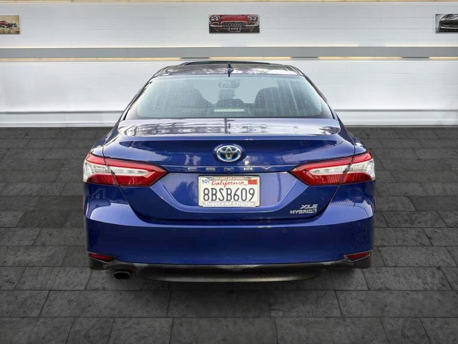 Toyota Camry photo 6