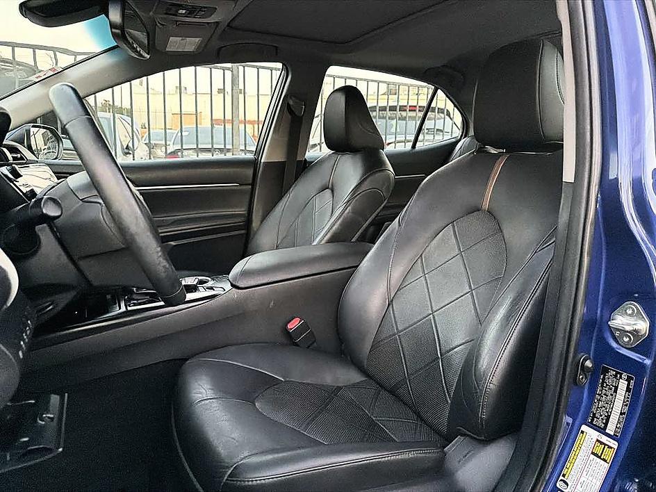 Toyota Camry photo 8