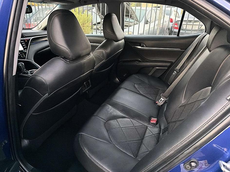 Toyota Camry photo 10