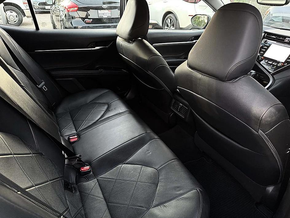 Toyota Camry photo 13