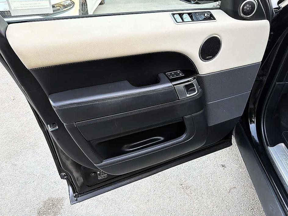 Land Rover Range Rover Sport photo 14