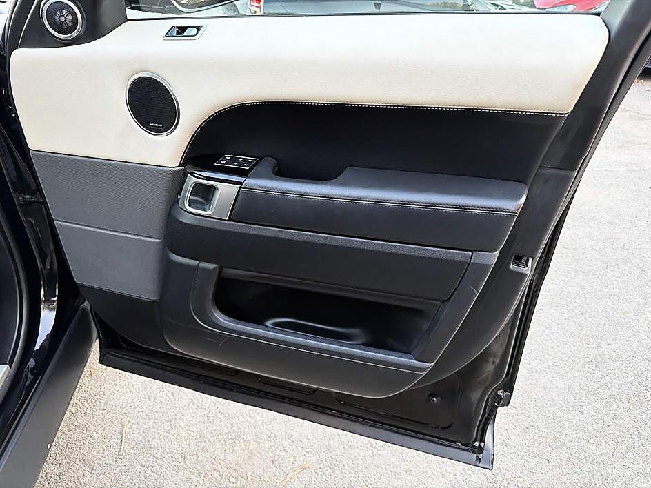 Land Rover Range Rover Sport photo 22