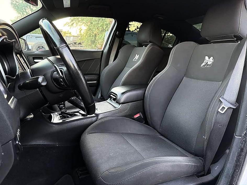Dodge Charger photo 15