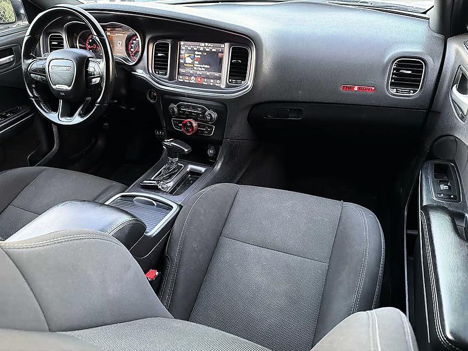 Dodge Charger photo 19