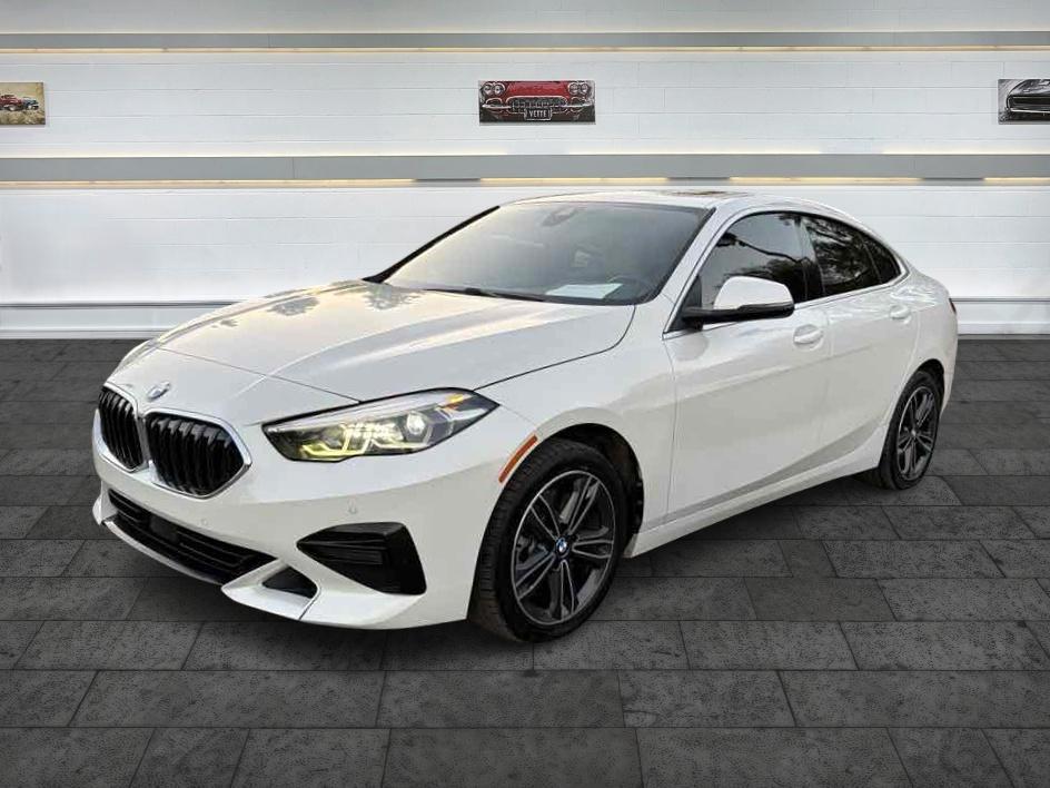 BMW 2 Series photo 3