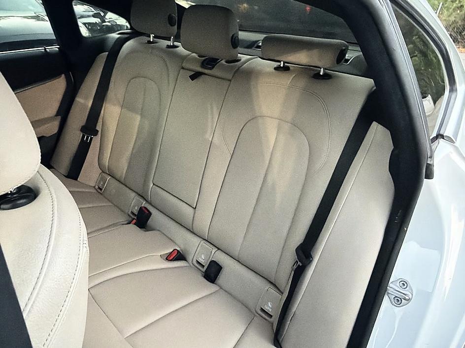 BMW 2 Series photo 10