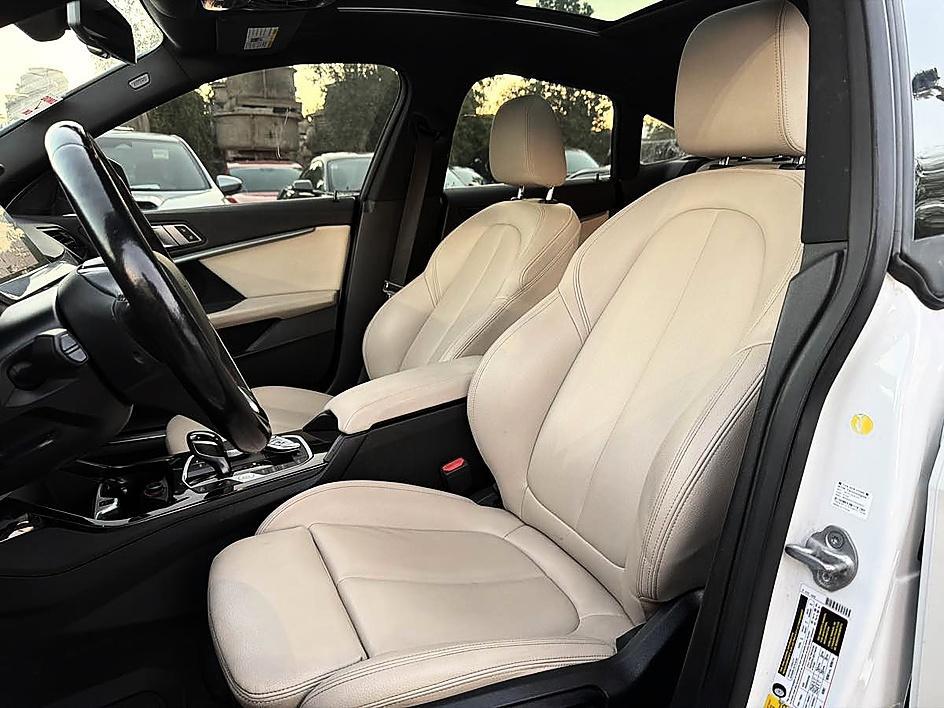 BMW 2 Series photo 13