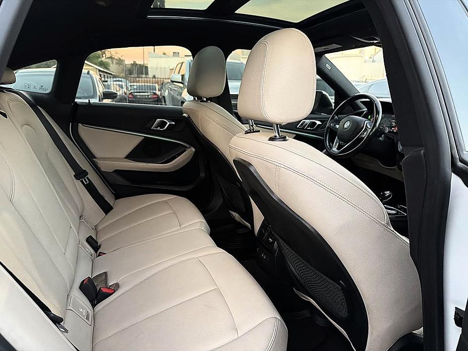 BMW 2 Series photo 16