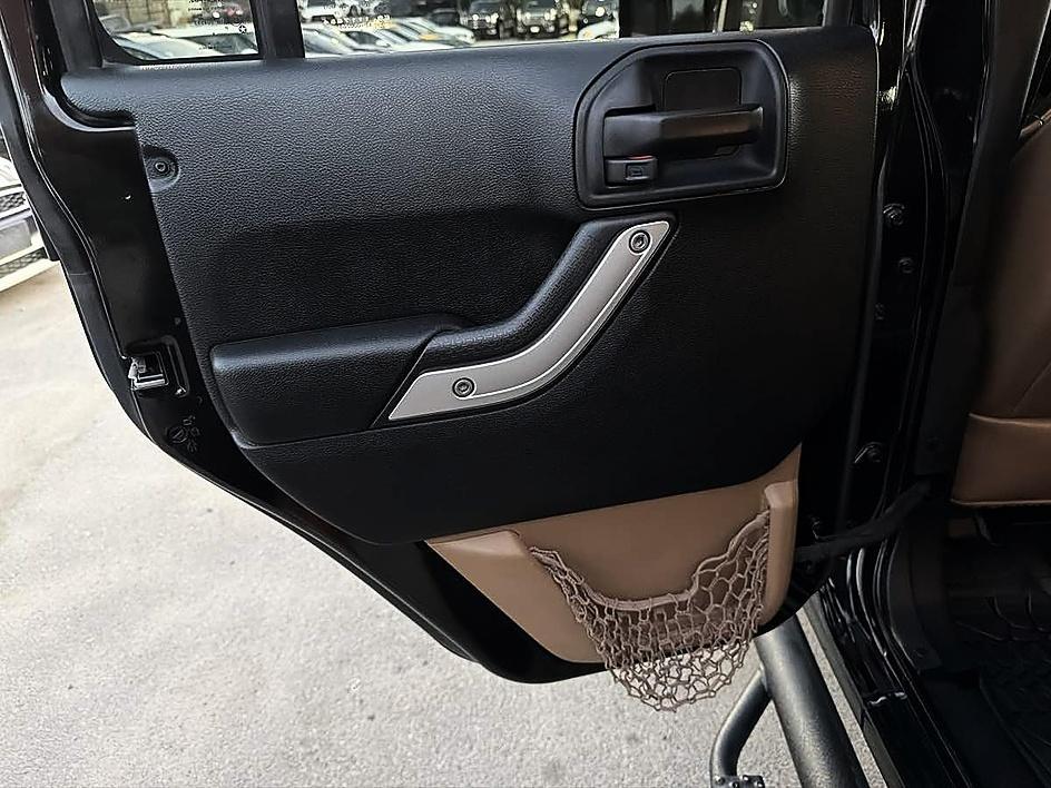 Jeep Wrangler JK photo 14