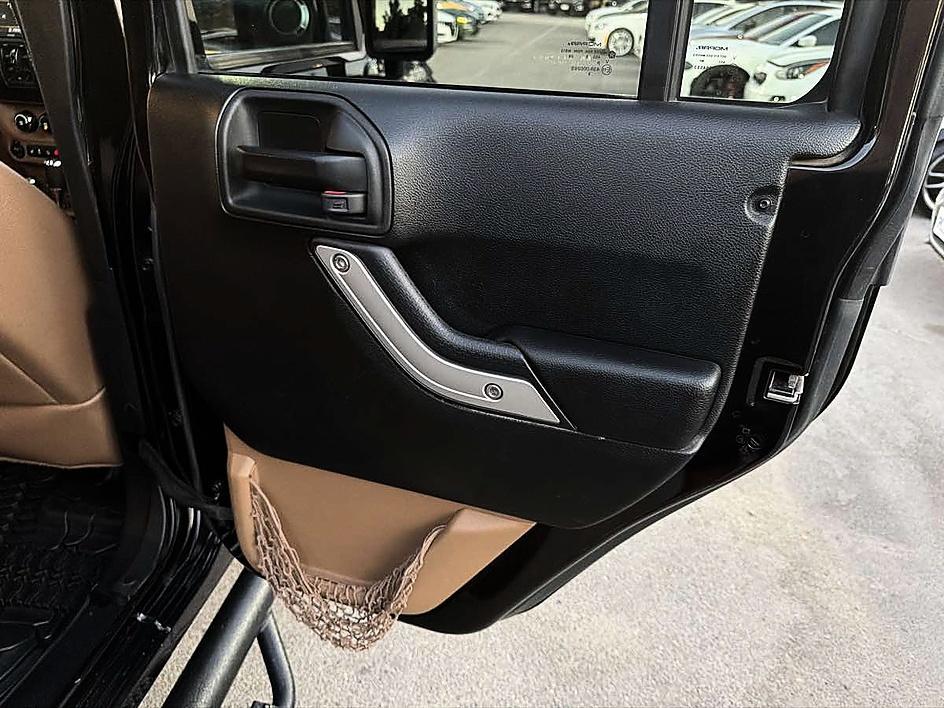 Jeep Wrangler JK photo 18