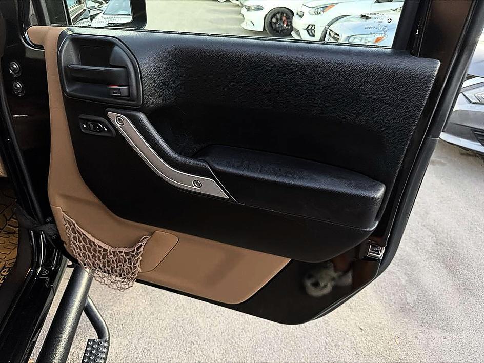 Jeep Wrangler JK photo 22