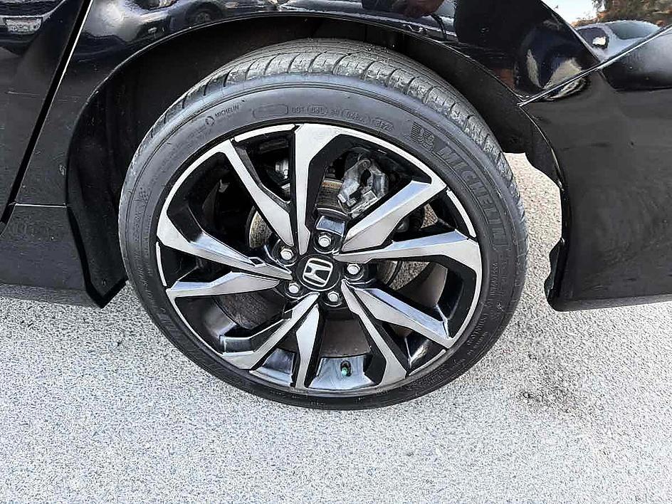 Honda Civic photo 9