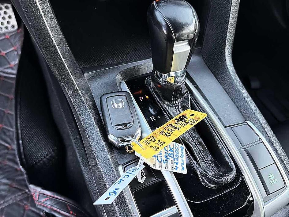 Honda Civic photo 16