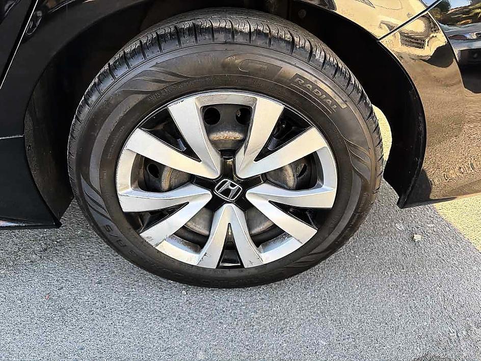 Honda Civic photo 8