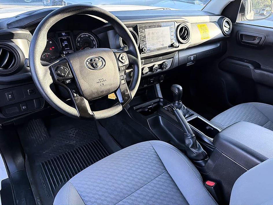 Toyota Tacoma photo 13