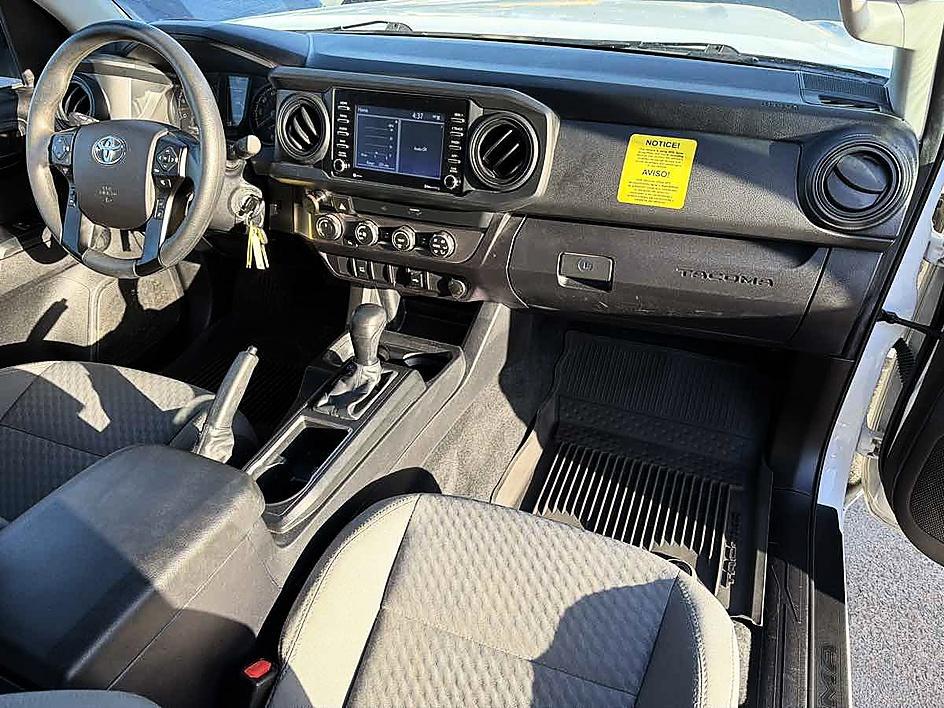 Toyota Tacoma photo 18