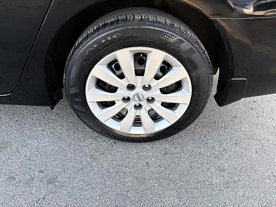 Nissan Sentra photo 9