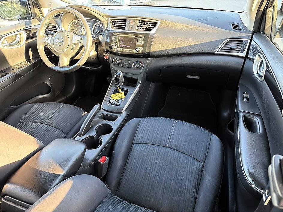 Nissan Sentra photo 17