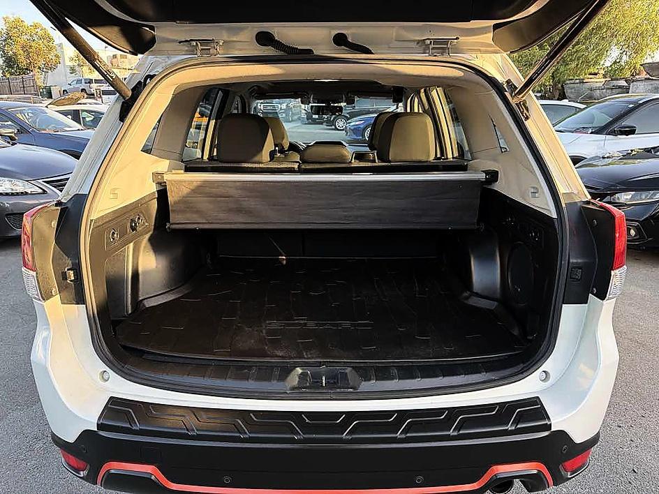 Subaru Forester photo 8