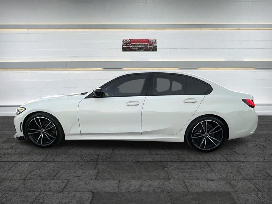 BMW 3 Series photo 4