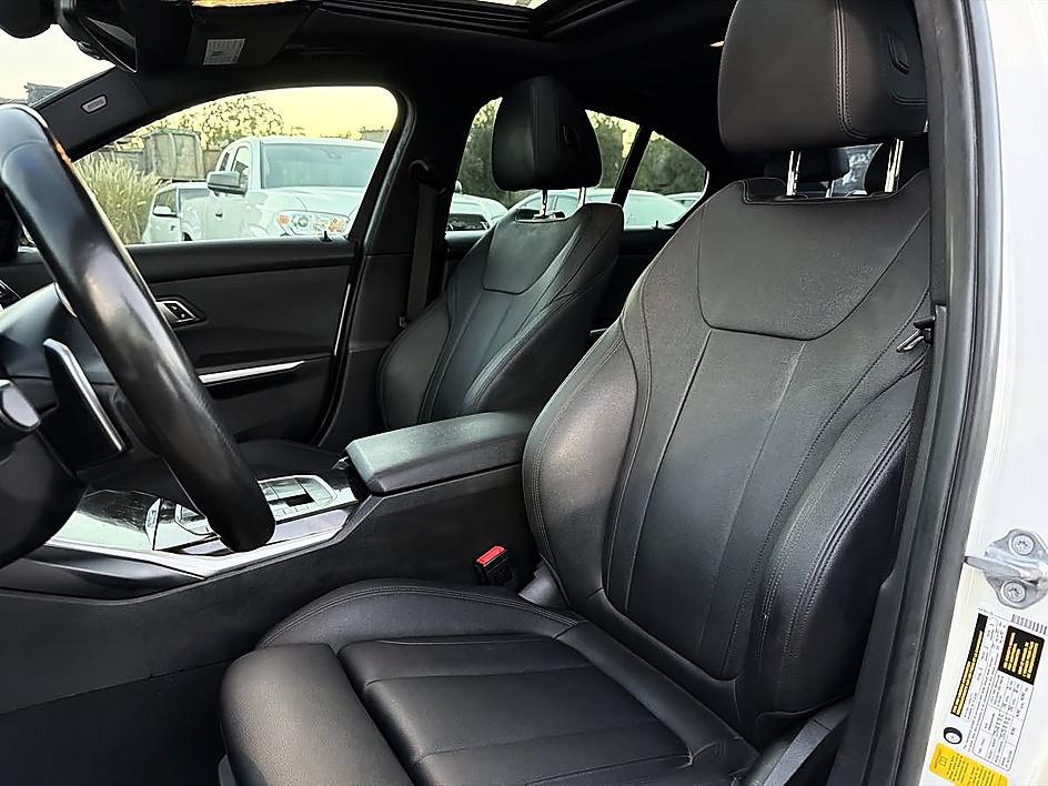 BMW 3 Series photo 16