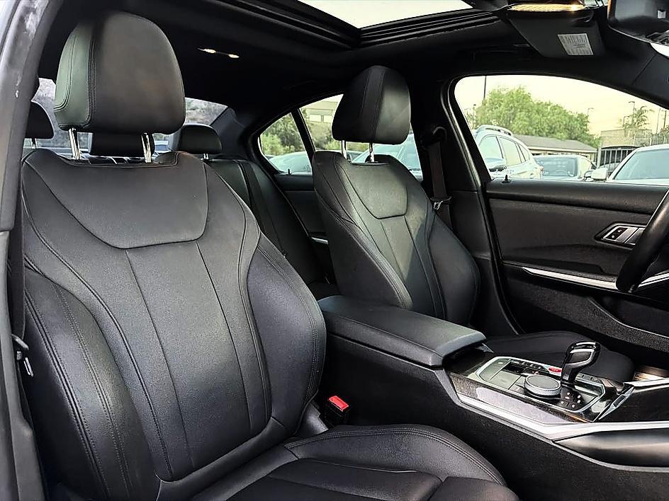 BMW 3 Series photo 23