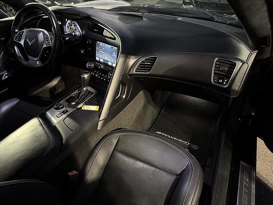 Chevrolet Corvette photo 16