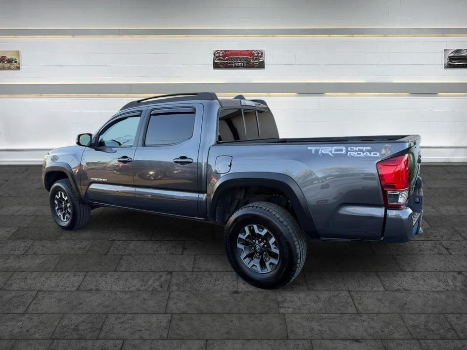 Toyota Tacoma photo 6
