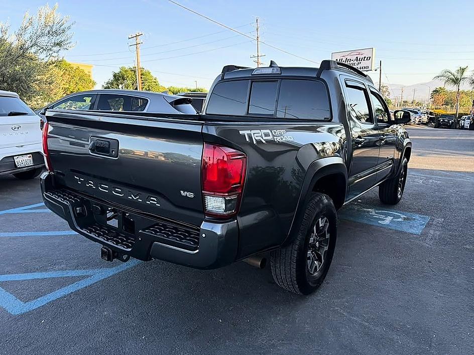 Toyota Tacoma photo 8