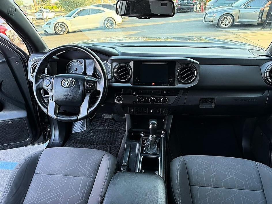 Toyota Tacoma photo 20