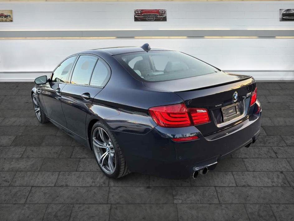 BMW M5 photo 4