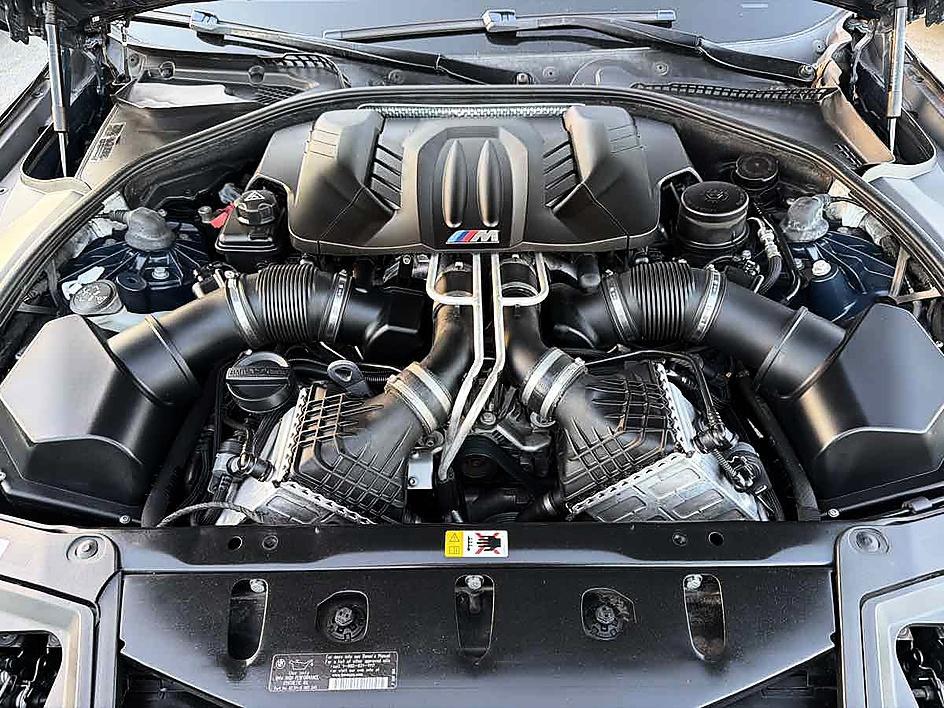 BMW M5 photo 24