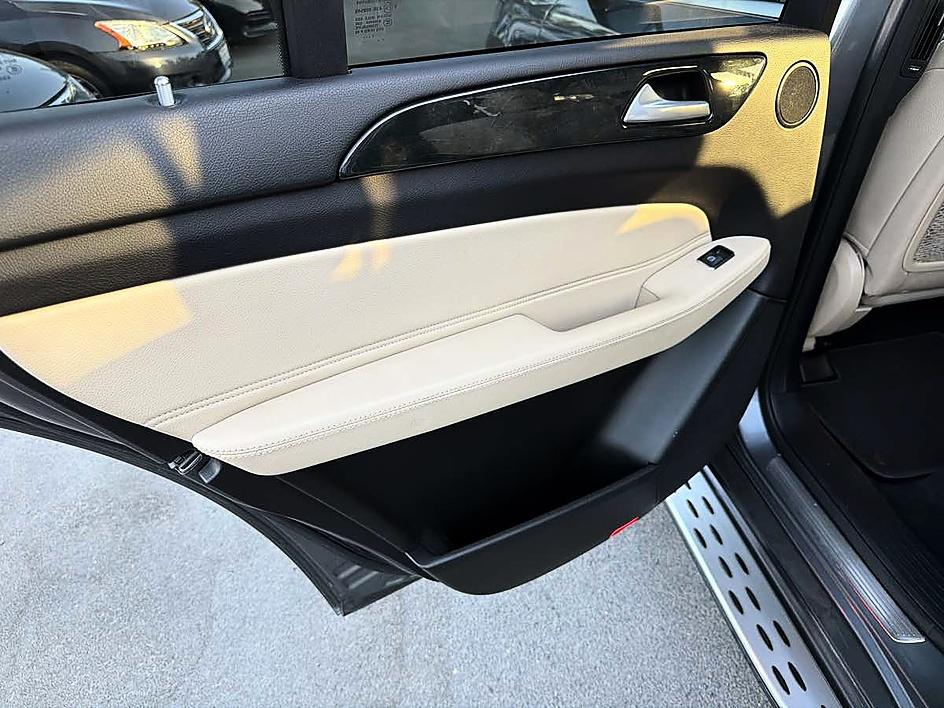Mercedes-Benz GLS 450 photo 10