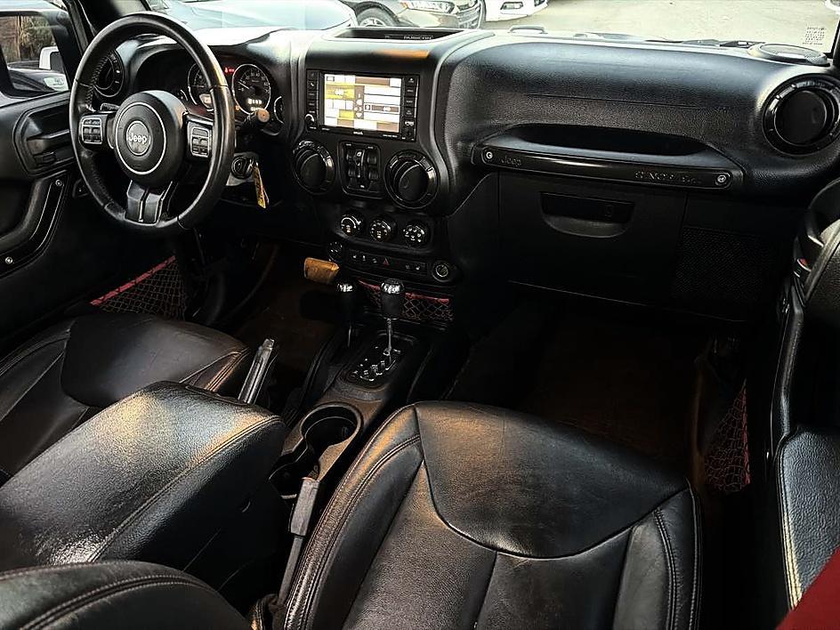 Jeep Wrangler photo 19